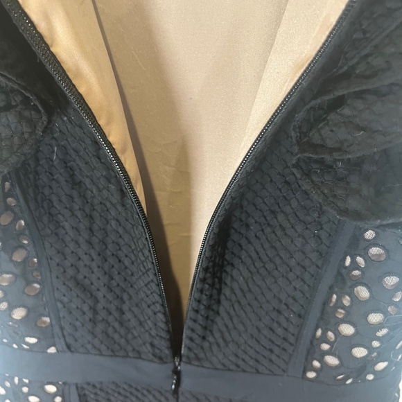 BCBGMaxAzira Desirae Black Eyelet Sheeth Dress with Ruffle Detail Sz 4 - Picture 7 of 12